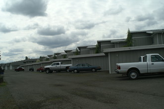 Villas at Woodinville in Woodinville, WA - Foto de edificio - Building Photo