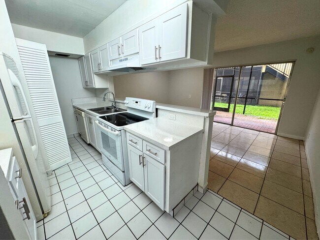 4425 Treehouse Ln