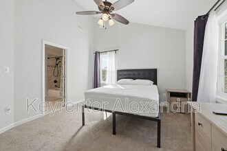 6022 Rixey Dr in Alexandria, VA - Building Photo - Building Photo