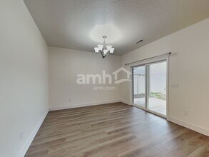 302 E Sicily Dr in Meridian, ID - Building Photo - Building Photo