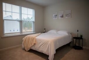 125 E Sunrise Ln in Summerville, SC - Building Photo