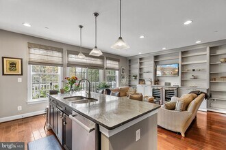3915 Chain Bridge Rd in Fairfax, VA - Building Photo - Building Photo