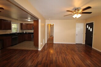 2413 Hunt Club Rd in Sumter, SC - Building Photo - Building Photo