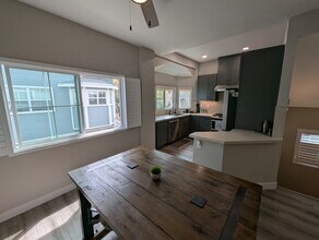 9970 Scripps Vista Way in San Diego, CA - Building Photo - Building Photo