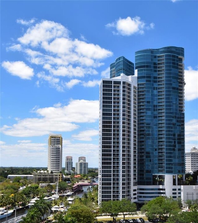 333 Las Olas Way, Unit 1208 in Fort Lauderdale, FL - Foto de edificio