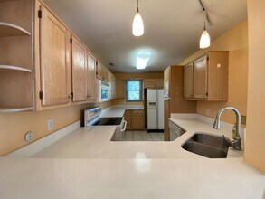 2300 Merry Oaks Ct in Virginia Beach, VA - Building Photo - Building Photo