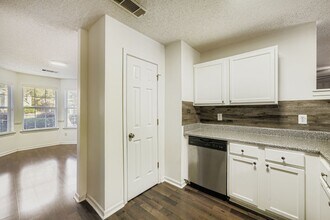 3104 Mineral Ridge Ln in Stone Mountain, GA - Foto de edificio - Building Photo