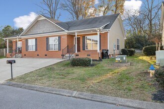 730 Cobblestone Dr in Columbia, TN - Building Photo - Building Photo