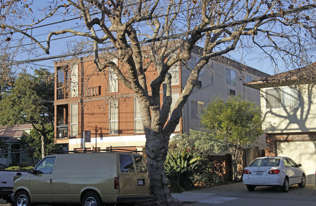 2001 Central Ave in Alameda, CA - Foto de edificio - Building Photo