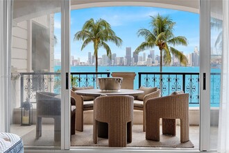 5325 Fisher Island Dr in Miami Beach, FL - Building Photo - Building Photo