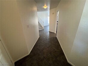 8104 Hercules Dr in Las Vegas, NV - Building Photo - Building Photo
