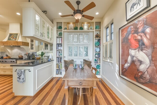 property at 2712 Ferndale St