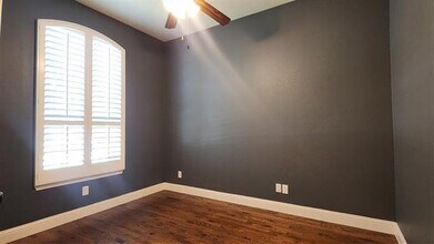 5621 Grove Cove Dr in McKinney, TX - Building Photo - Building Photo