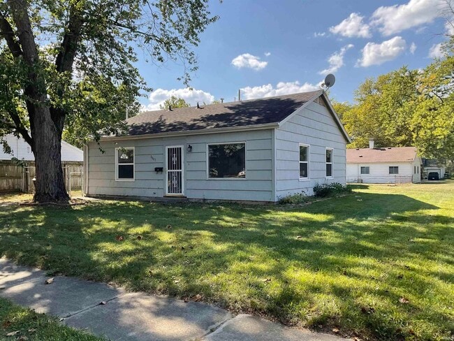 property at 2002 Ontario Cir