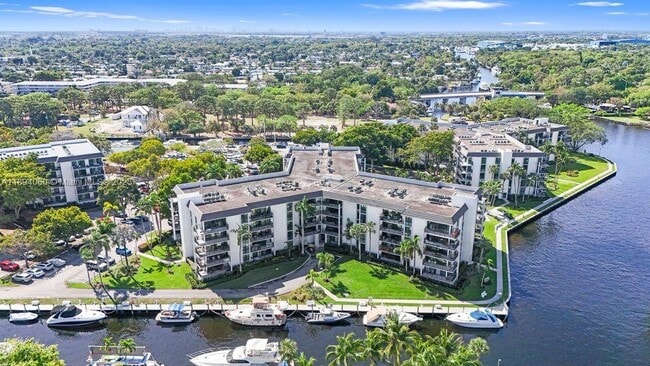 property at 1000 River Reach Dr