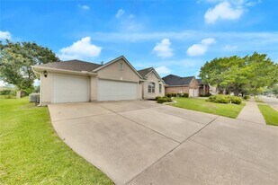 2721 Butler National Dr in Pflugerville, TX - Building Photo