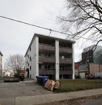 7 O'hara Ave in Toronto, ON - Building Photo
