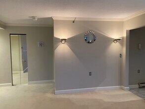 200 Cove Way, Unit 301 in Quincy, MA - Building Photo - Building Photo