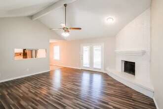 6416 Kelly Elliott Rd in Arlington, TX - Building Photo - Building Photo