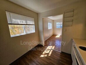 4553 NE 105th Ave in Portland, OR - Building Photo - Building Photo