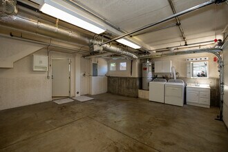 7335 Rainbow Dr in Cupertino, CA - Building Photo - Building Photo