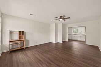 5830 Southlea St in Houston, TX - Building Photo - Building Photo