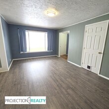 4838 NE 99th Ave in Portland, OR - Building Photo - Building Photo