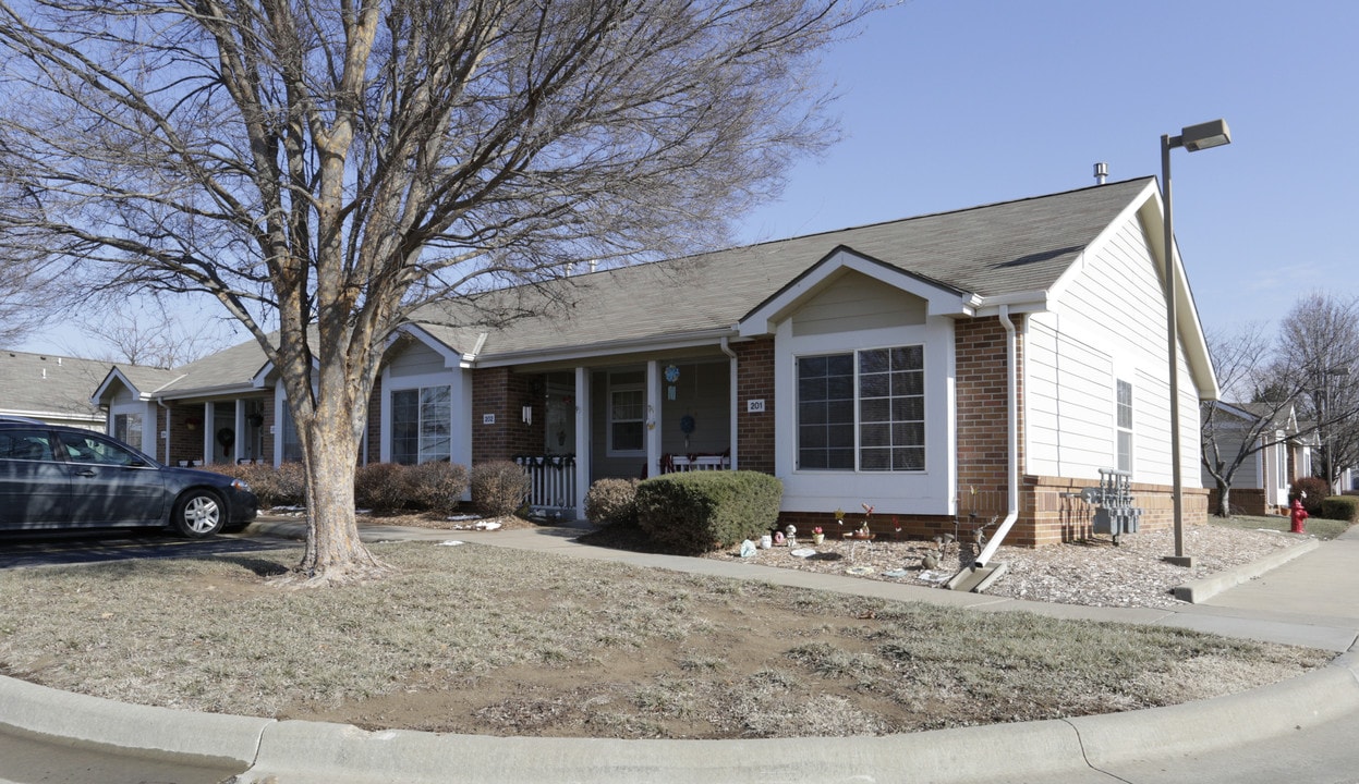 Brookside Cottages in Augusta, KS - Foto de edificio