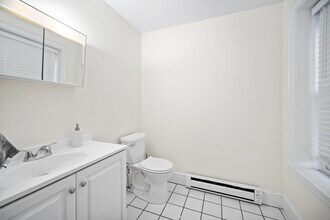 163 W 2nd St in Boston, MA - Building Photo - Building Photo