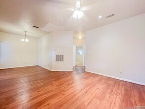 310 Pat Garrison St in San Marcos, TX - Building Photo - Building Photo