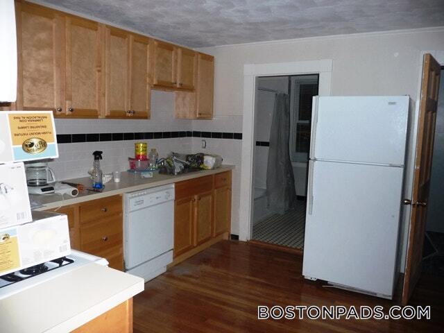 60-62 Bedford St., Unit 2 in Waltham, MA - Building Photo - Building Photo