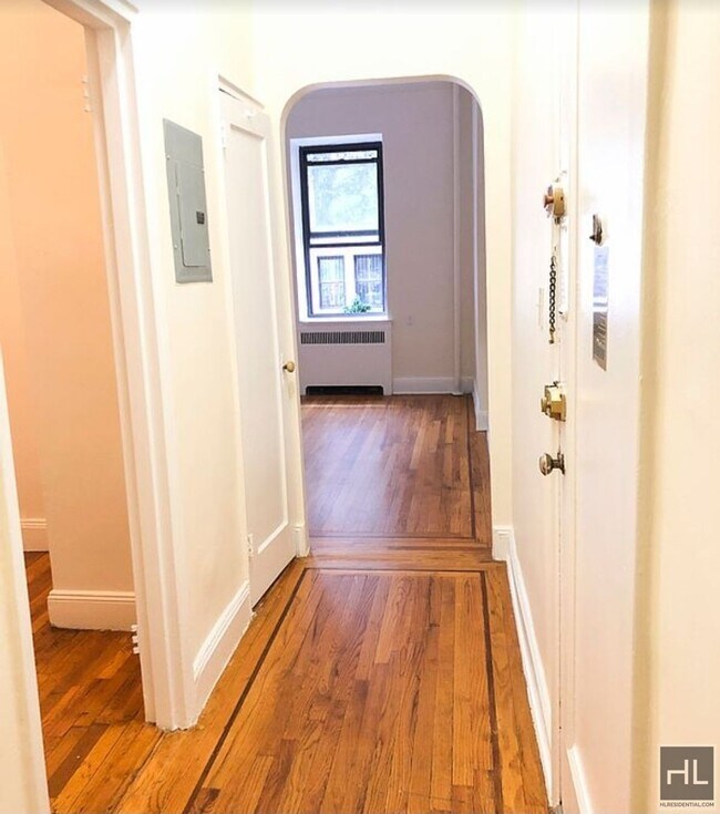 EAST 82 STREET in New York, NY - Building Photo - Building Photo