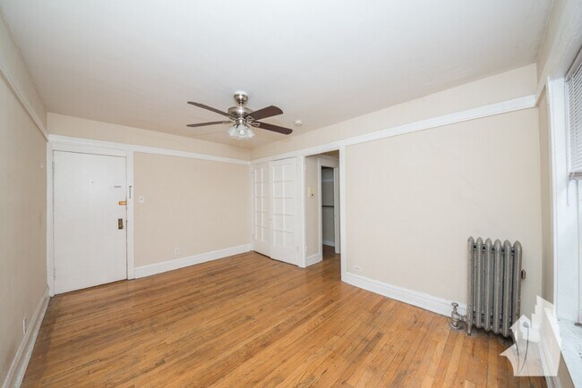 520 W Cornelia Ave, Unit 219