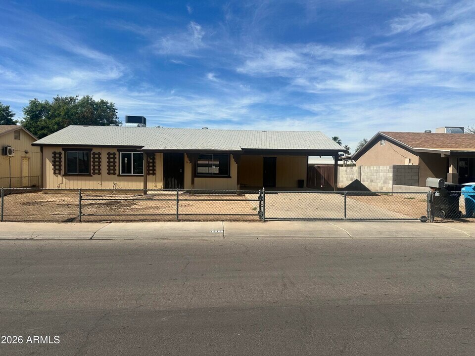 1614 N 72nd Ave in Phoenix, AZ - Building Photo