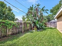 110 NE 48th St in Fort Lauderdale, FL - Foto de edificio - Building Photo