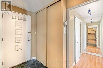 915 Elmsmere Rd in Ottawa, ON - Building Photo - Building Photo