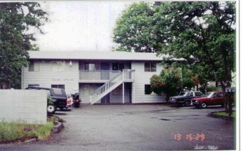 Malibu Apartments in Tacoma, WA - Foto de edificio - Building Photo