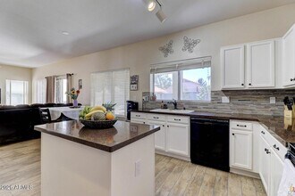 2473 W Rockrose Way in Chandler, AZ - Building Photo - Building Photo