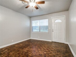 2215 Beverly Hills St in Norman, OK - Building Photo - Building Photo