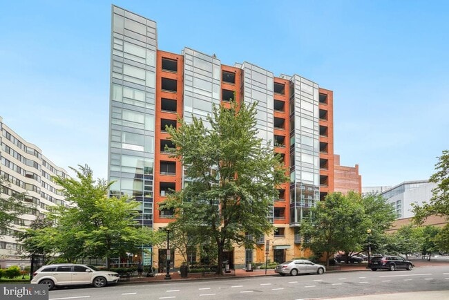 property at 1117 10th St NW