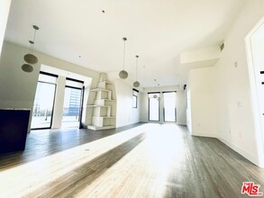 1122 Gayley Ave in Los Angeles, CA - Building Photo - Building Photo