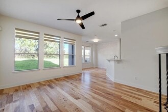 217 Aria Rdg in Austin, TX - Building Photo - Building Photo