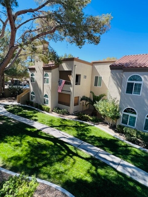 3145 E Flamingo Rd in Las Vegas, NV - Building Photo