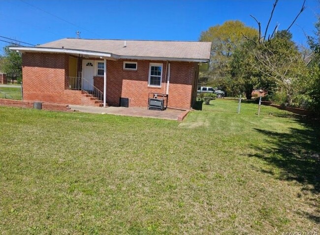 2813 Azalea Ave in Tuskegee, AL - Building Photo - Building Photo