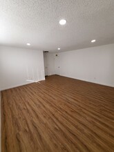 2404 S Cabrillo Ave in Los Angeles, CA - Foto de edificio - Building Photo