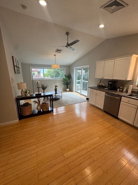 19 Skyline Dr in Malden, MA - Building Photo