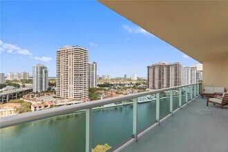 19390 Collins Ave, Unit PH-7 in Sunny Isles Beach, FL - Building Photo - Building Photo