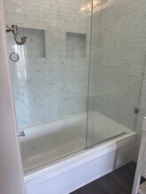 815 Magnolia Ave, Unit #2- in Long Beach, CA - Foto de edificio - Building Photo