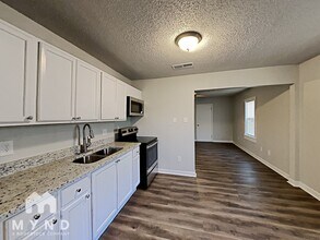 687 Kurt Dr SW in Marietta, GA - Building Photo - Building Photo