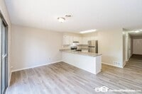 1410 Hawthorne Cir photo'